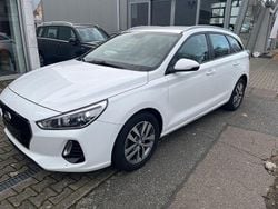 Weiß Gebraucht 2018 Hyundai i30 Style Limousine | 10.450 € (Superpreis)