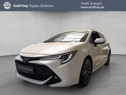 Weiß Gebraucht 2022 Toyota Corolla Team Kombi | 24.450 € (Guter Preis)