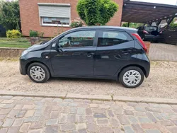 Schwarz Gebraucht 2021 Toyota Aygo X-play Kleinwagen | 10.990 € (Fairer Preis)
