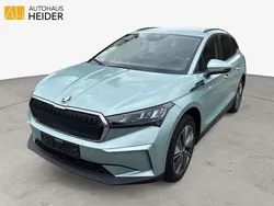 Arctic silber metallic met. Gebraucht 2024 Skoda Enyaq iV Loft SUV | 39.900 € (Teuer)