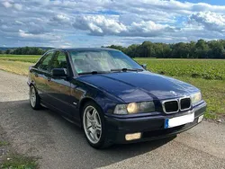 Blau Gebraucht 1997 BMW 320 Basis Limousine | 3.500 € (Fairer Preis)