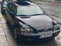 Schwarz Gebraucht 2002 Volvo V70 Comfort Kombi | 2.300 € (Fairer Preis)
