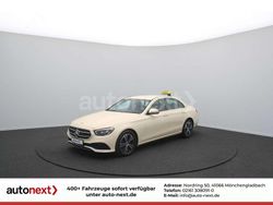 Hellelfenbein Gebraucht 2022 Mercedes E220 Limousine | 35.688 €
