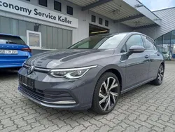 Grau Gebraucht 2024 VW Golf VIII Style Limousine | 27.770 € (Superpreis)