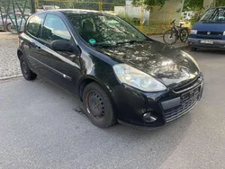 Perlmuttschwarz Gebraucht 2009 Renault Clio II Expression Kleinwagen | 1.490 € (Guter Preis)