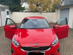 Rot Gebraucht 2019 Kia Ceed Edition 7 Kleinwagen | 10.200 € (Guter Preis)