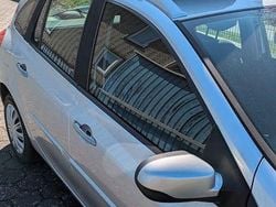 Grau Gebraucht 2009 Renault Clio II Luxe Limousine | 3.549 € (Fairer Preis)