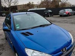 Blau Gebraucht 2002 Peugeot 206 Limousine | 2.280 € (Etwas zu teuer)