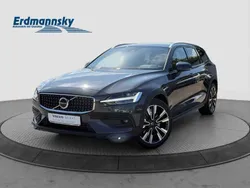 Platinum grey (grau) Gebraucht 2024 Volvo V60 CC Plus Kombi | 41.960 € (Superpreis)