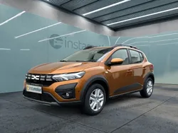 Orange Gebraucht 2024 Dacia Sandero Expression Kleinwagen | 18.290 € (Fairer Preis)