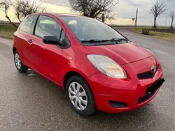 Rot Gebraucht 2010 Toyota Yaris Cool Limousine | 3.333 € (Guter Preis)