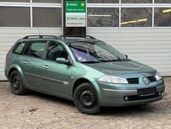 Grün Gebraucht 2004 Renault Mégane II Limousine | 990 € (Guter Preis)