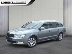 Grau Gebraucht 2012 Skoda Superb Kombi | 9.990 € (Etwas zu teuer)