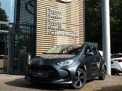 Grau Neu 2025 Toyota Yaris Hybrid Comfort Limousine | 25.790 € (Fairer Preis)