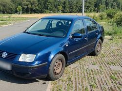 Blau Gebraucht 1999 VW Bora Basis Limousine | 1.499 € (Guter Preis)