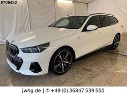 Alpinweiss iii Gebraucht 2024 BMW i5 M Sport Kombi | 54.950 € (Guter Preis)