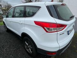 Weiß Gebraucht 2013 Ford Kuga SUV | 9.000 € (Etwas zu teuer)