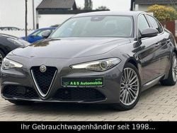 Grau Gebraucht 2018 Alfa Romeo Giulia Super Limousine | 25.990 € (Fairer Preis)