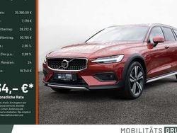 Rot Gebraucht 2021 Volvo V60 CC Pro Kombi | 35.390 € (Fairer Preis)