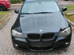 Schwarz Gebraucht 2010 BMW 320 Kombi | 2.370 € (Superpreis)