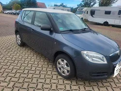 Grau Gebraucht 2009 Skoda Fabia Classic Limousine | 2.500 € (Fairer Preis)