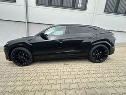 Schwarz Gebraucht 2021 Lamborghini Urus SUV | 201.900 €
