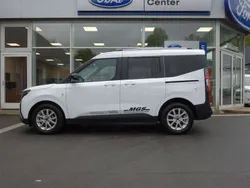 Frostweiß Gebraucht 2024 Ford Tourneo Courier Van / Kleinbus | 23.950 € (Guter Preis)