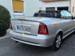 Grau Gebraucht 2004 Opel Astra Cabriolet Cabrio | 2.599 € (Fairer Preis)