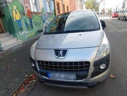 Silber Gebraucht 2011 Peugeot 3008 Active Limousine | 6.000 € (Etwas zu teuer)