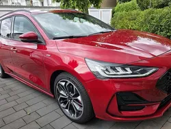 Rot Gebraucht 2025 Ford Focus ST-Line X Kombi | 29.500 € (Fairer Preis)