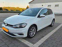 Weiß Gebraucht 2018 VW Golf VII Highline Limousine | 15.790 € (Guter Preis)