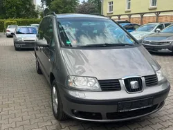 Grau Gebraucht 2006 Seat Alhambra Vigo Van / Kleinbus | 2.190 € (Fairer Preis)