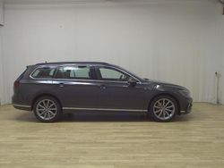Grau Gebraucht 2021 VW Passat R-line Kombi | 23.680 € (Fairer Preis)