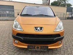 Orange Gebraucht 2007 Peugeot 1007 Premium Kleinwagen | 2.900 € (Fairer Preis)