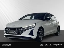 Atlas white/ phantom black / s Gebraucht 2024 Hyundai i20 Prime Limousine | 22.480 € (Etwas zu teuer)