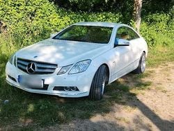 Weiß Gebraucht 2009 Mercedes E250 Coupé | 8.000 € (Guter Preis)