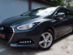 Grau Gebraucht 2016 Hyundai i40 Trend Kombi | 9.999 € (Fairer Preis)