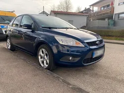 Blau Gebraucht 2011 Ford Focus Kleinwagen | 3.200 € (Fairer Preis)
