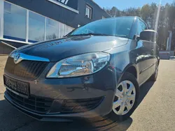 Grau Gebraucht 2011 Skoda Fabia Cool Edition Limousine | 3.850 € (Fairer Preis)