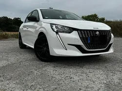 Weiß Gebraucht 2021 Peugeot 208 Active Kleinwagen | 14.400 € (Guter Preis)
