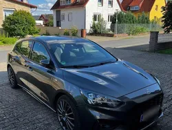 Grau Gebraucht 2019 Ford Focus ST-Line Limousine | 15.500 € (Guter Preis)