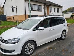 Weiß Gebraucht 2016 VW Sharan Comfortline Van / Kleinbus | 16.999 € (Fairer Preis)