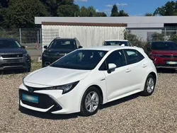 Weiß Gebraucht 2019 Toyota Corolla Hybrid Club Limousine | 16.400 € (Superpreis)