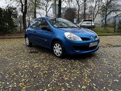 Blau Gebraucht 2006 Renault Clio II Authentique Limousine | 850 € (Etwas zu teuer)