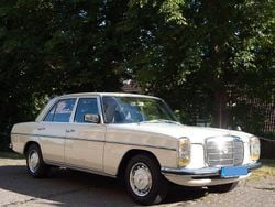 Weiß Gebraucht 1974 Mercedes W114 Limousine | 18.990 €