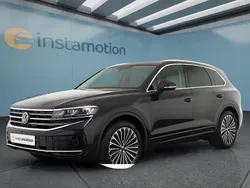 Schwarz Gebraucht 2024 VW Touareg SUV | 74.449 € (Teuer)