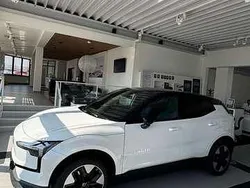 Crystal white Gebraucht 2024 Volvo EX30 Plus SUV | 33.990 € (Guter Preis)