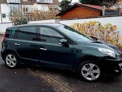 Grün Gebraucht 2011 Renault Scénic III Dynamique Van / Kleinbus | 3.279 € (Guter Preis)