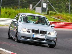 Grau Gebraucht 2005 BMW 325 Basis Limousine | 6.500 €