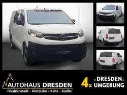 Jade weiss Gebraucht 2022 Opel Vivaro Van | 14.990 €